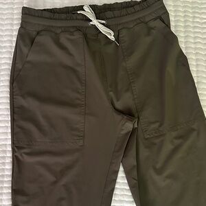 Vuori Women jogger Pants  - Olive - S